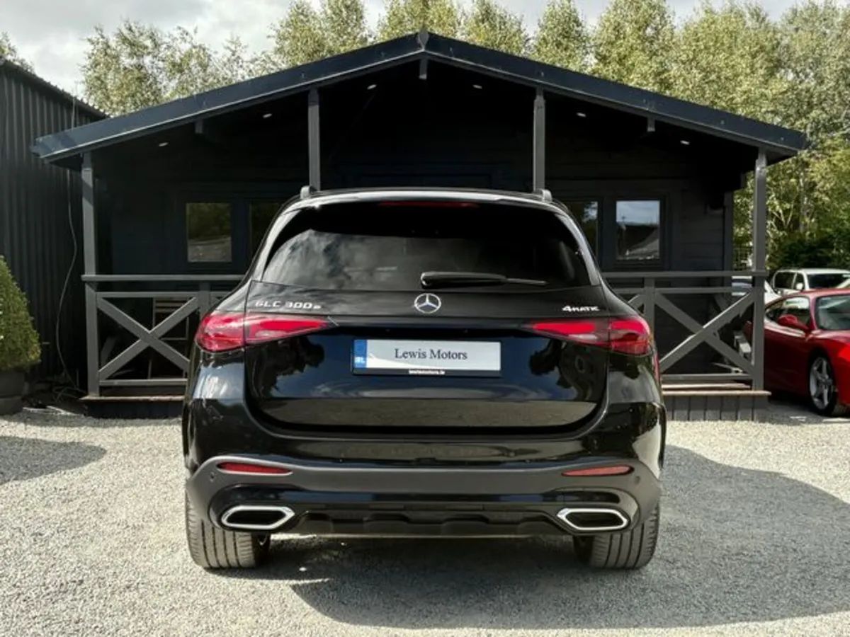 Mercedes-Benz GLC GLC 300 E 4MATIC URBAN EDITION - Image 5