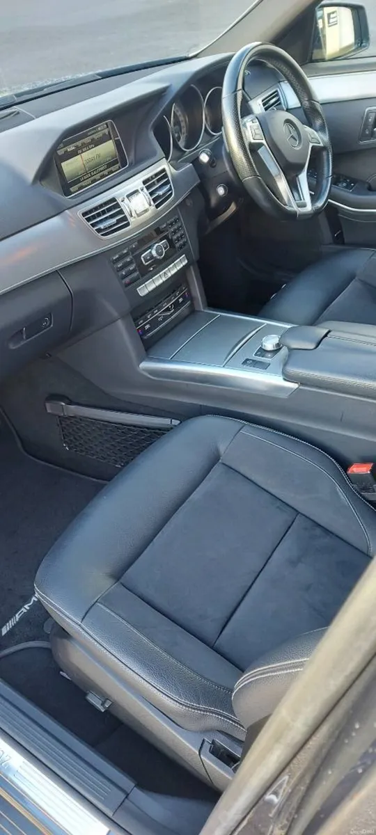Mercedes Benz E220 AMG - Image 3