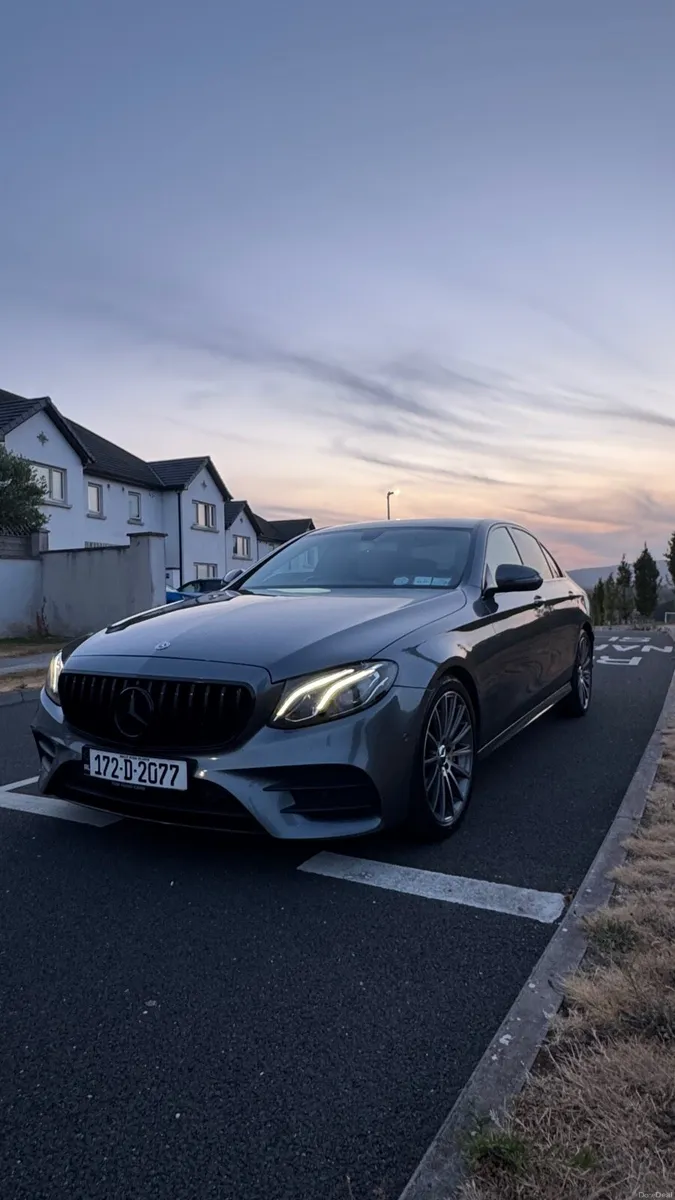 Mercedes Benz E220D AMG line - Image 2
