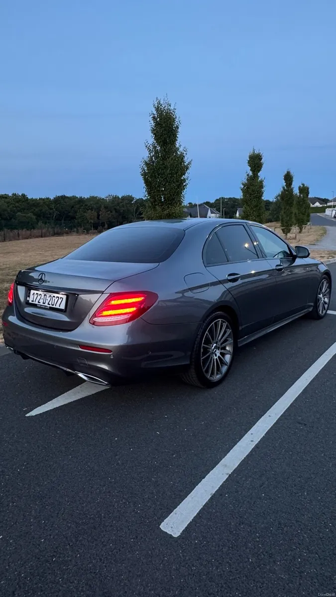 Mercedes Benz E220D AMG line - Image 4