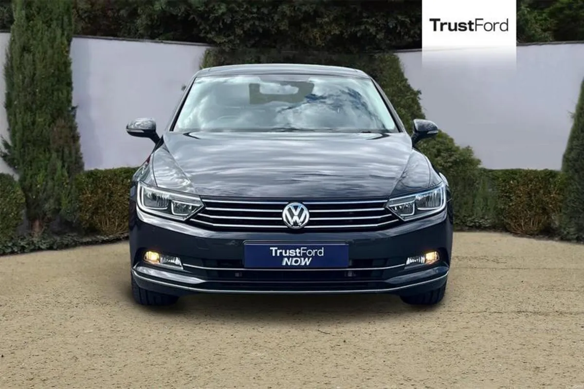 Volkswagen Passat 1.8 TSI 180 GT 4dr DSG [Panorami - Image 6