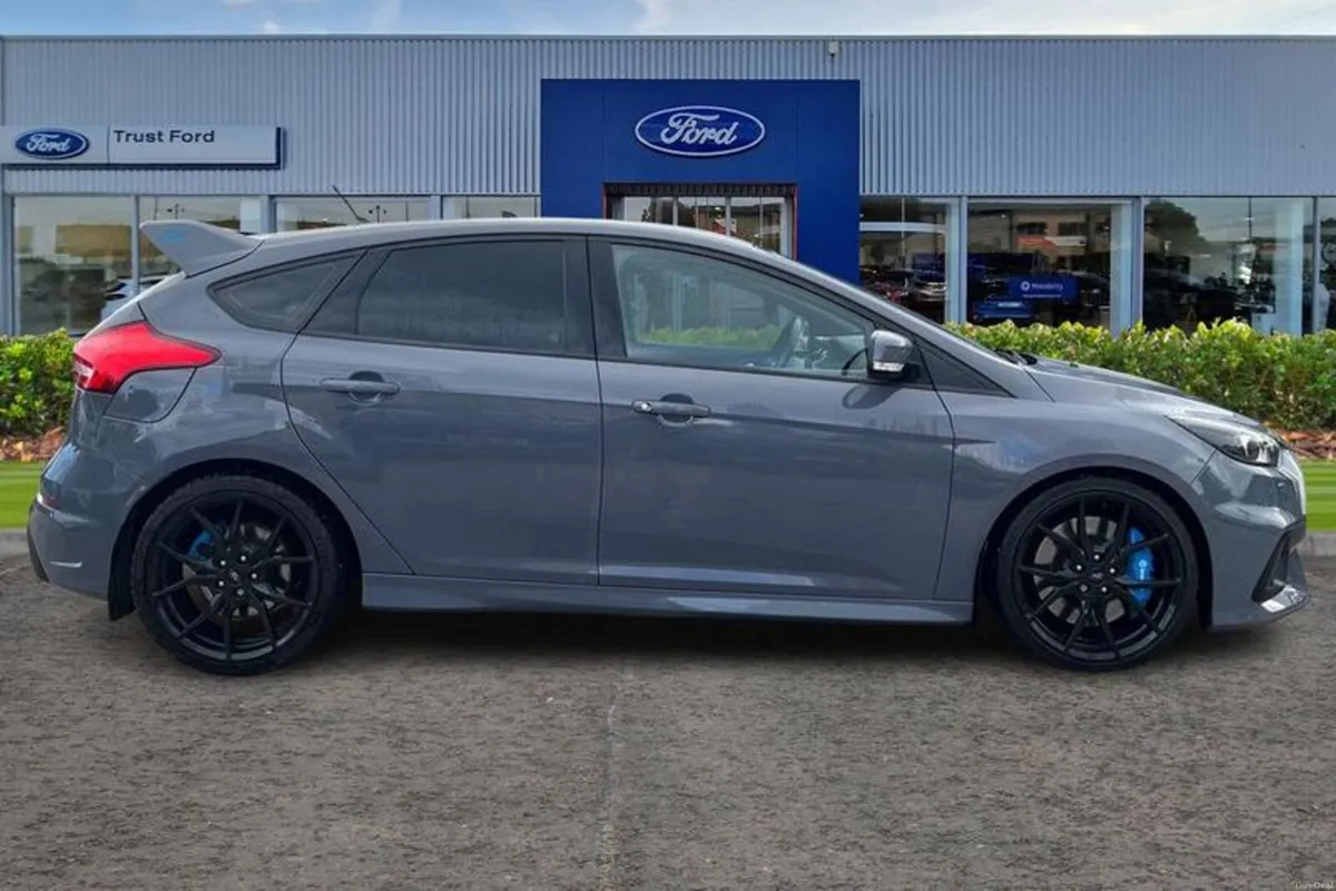 Ford Focus 2.3 EcoBoost 5dr - Image 3