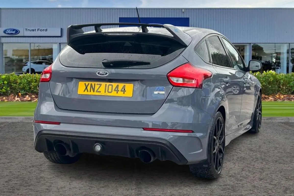 Ford Focus 2.3 EcoBoost 5dr - Image 4