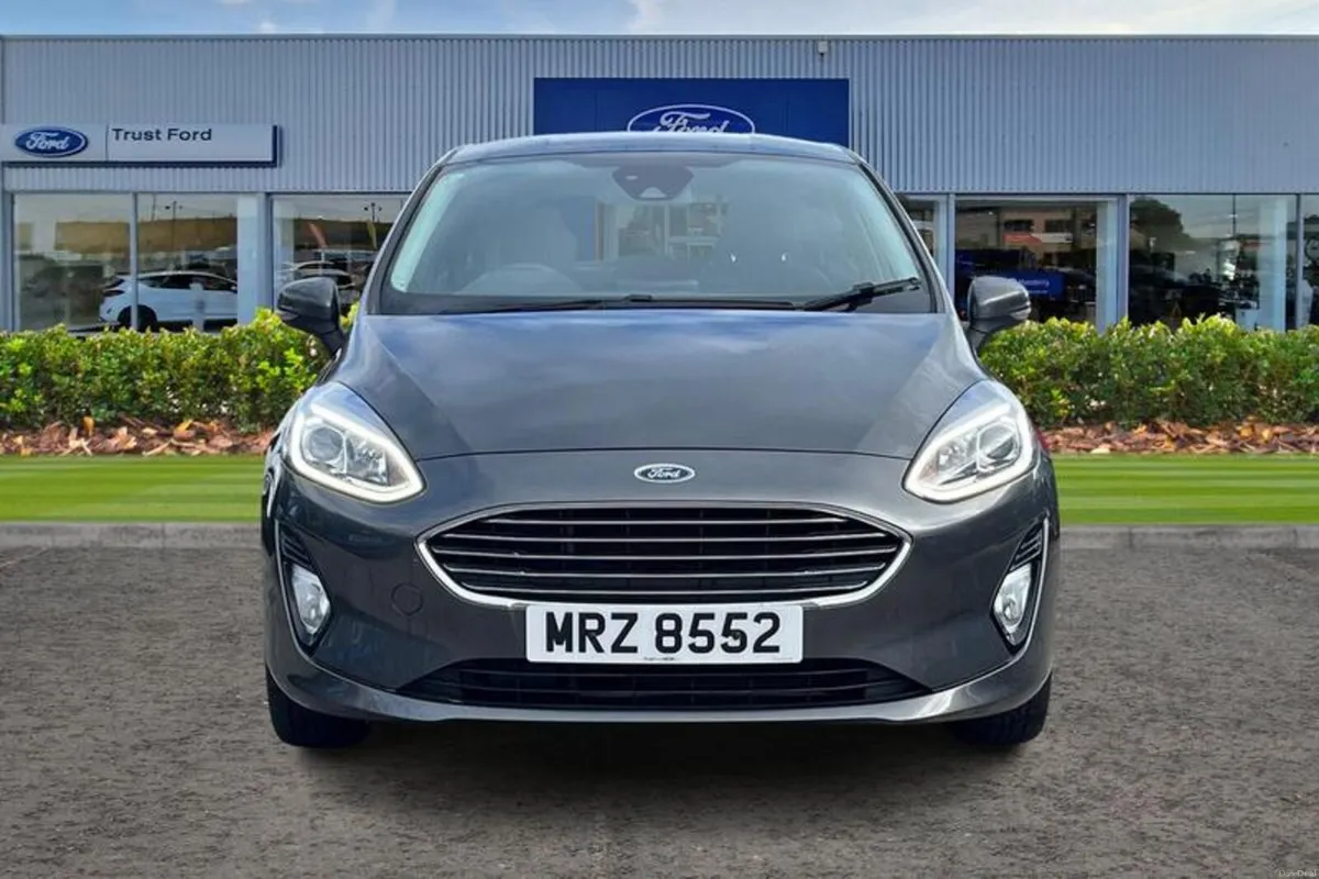 Ford Fiesta 1.1 Zetec 5dr - Image 6