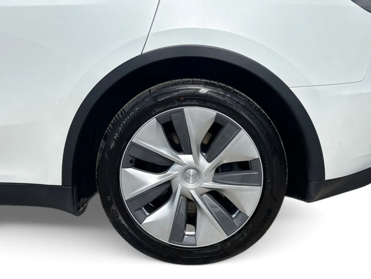 Tesla Model Y Rear Wheel Drive - Image 4
