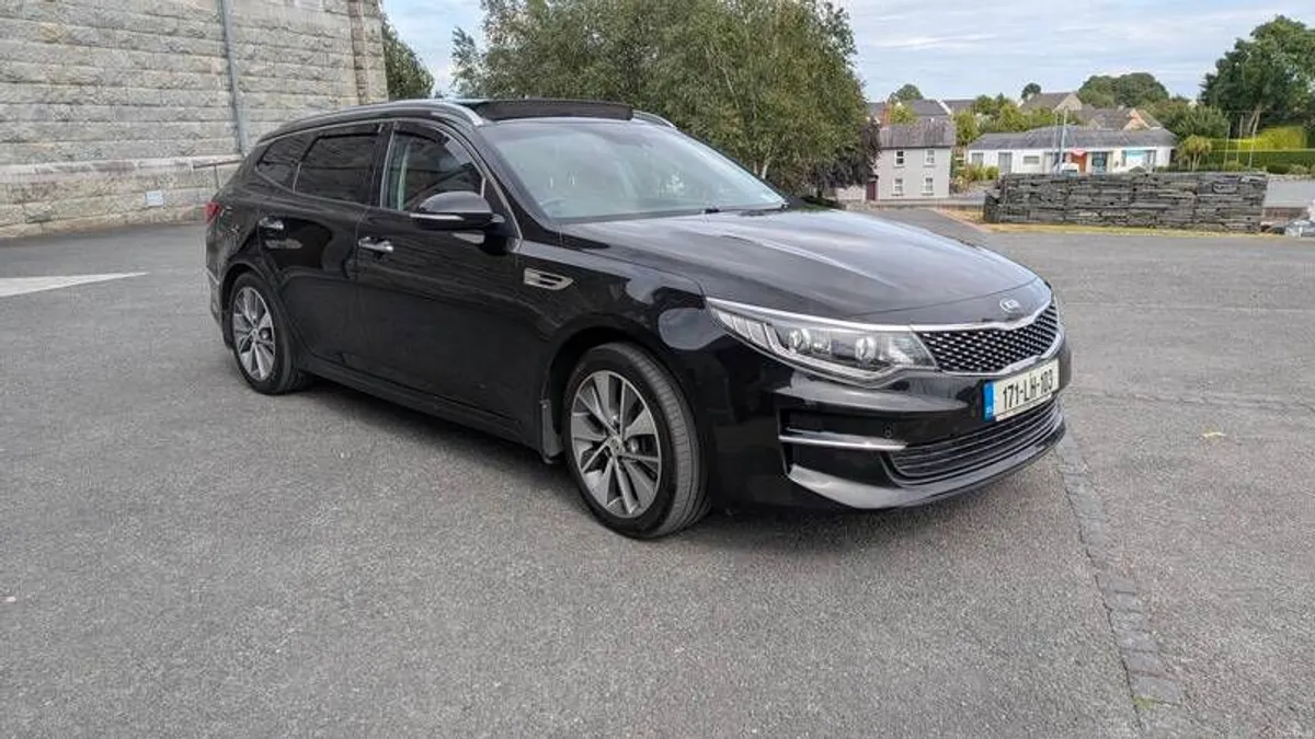 2017 Kia Optima - Image 2