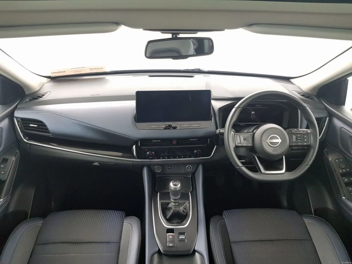 Nissan Qashqai 1.3 PET MILD HYBRID SV PREMIUM - Image 3