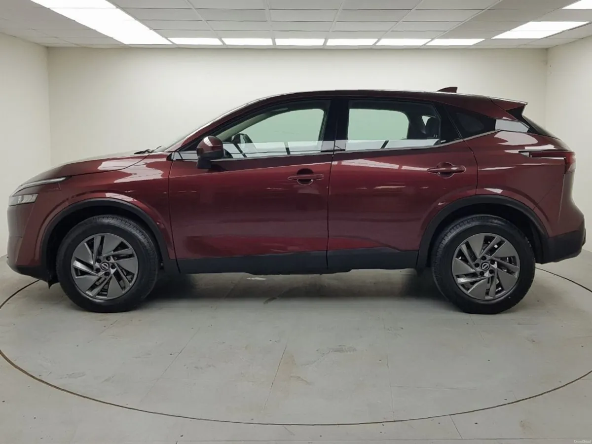 Nissan Qashqai 1.3 PET MILD HYBRID SV CVT - Image 5