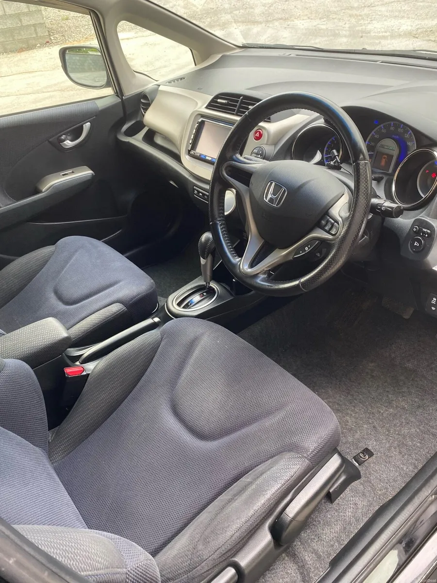 Honda Fit 1.3 Hybrid 2012 * just in from Japan* - Image 6