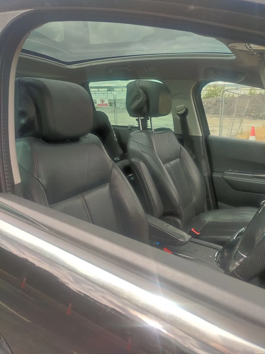 Peugeot 5008 2017 - Image 2