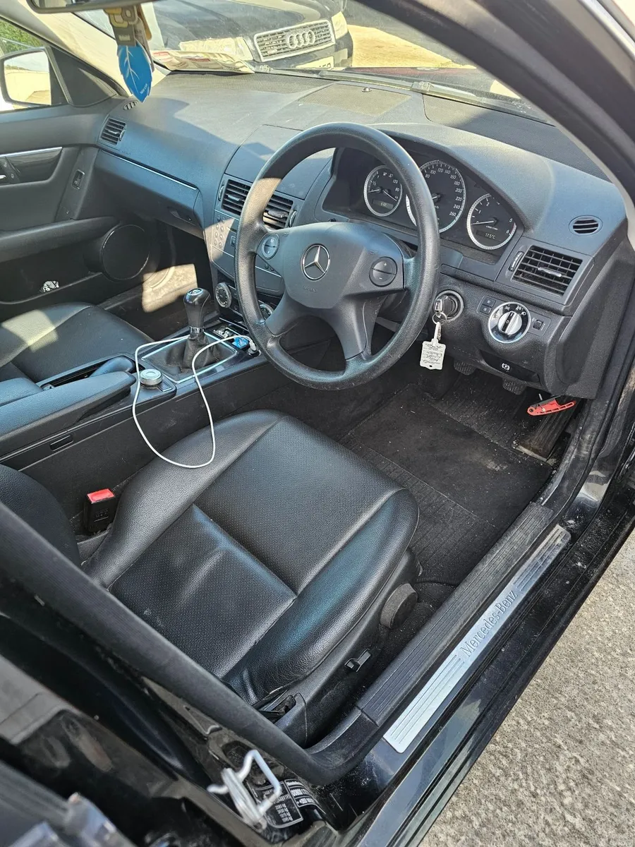 Mercedes-Benz C-Class 2011 €3999 087707888 - Image 2