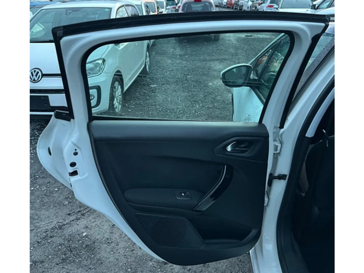 Peugeot 208 Puretech 1.2L Petrol Automatic (2763) - Image 6