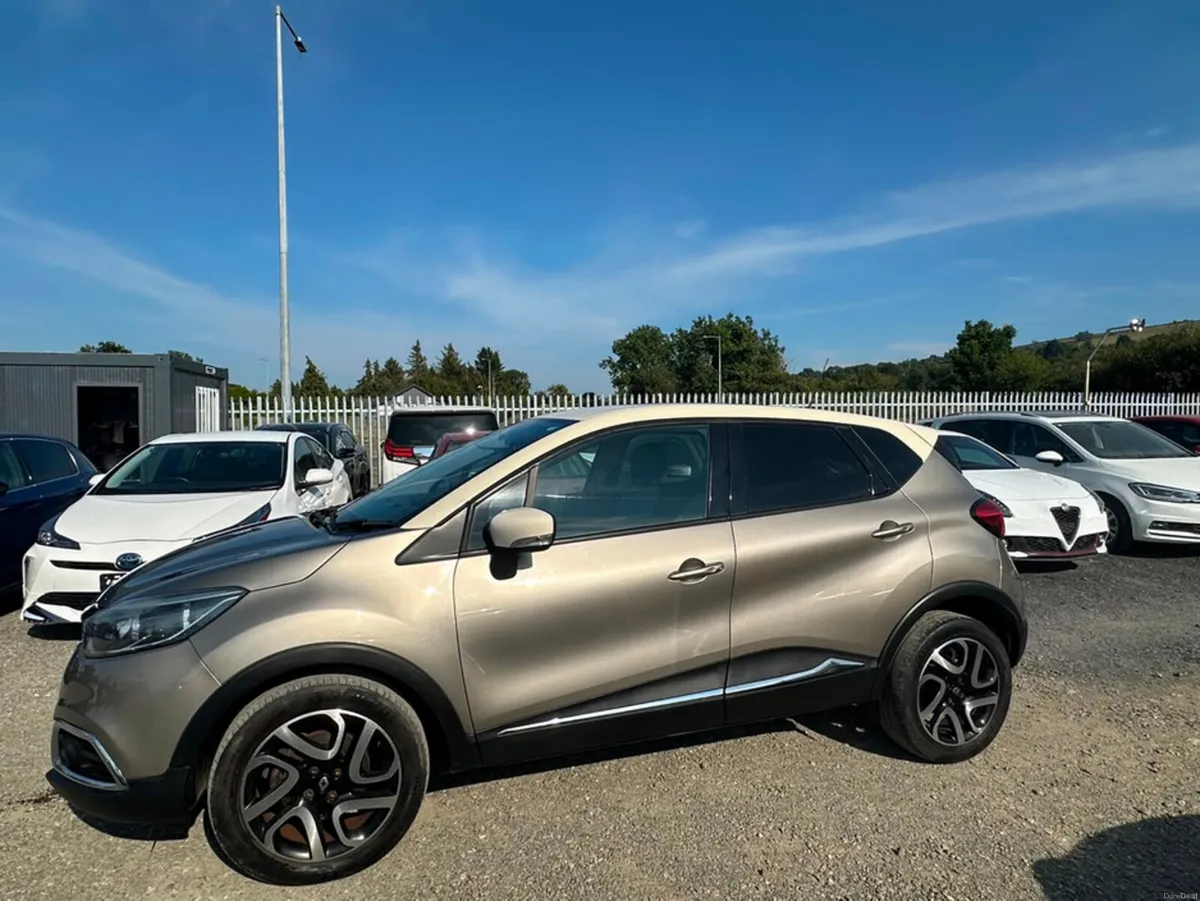 Renault Captur INTENSE 1.2L Petrol Automatic - CRU - Image 5