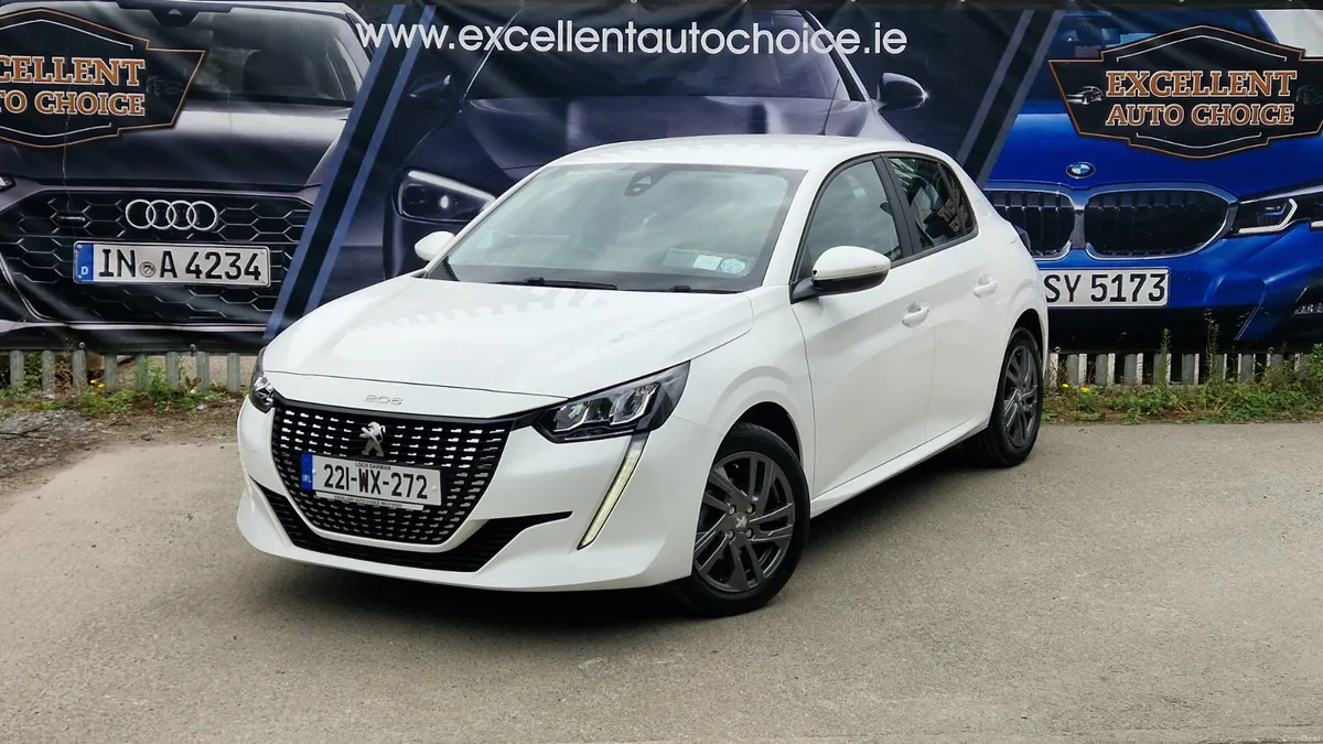 Peugeot 208 2022 1.2p Very KM! Like new! - Image 2