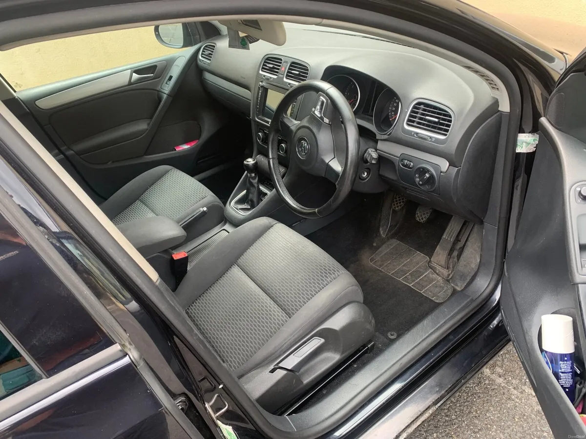 Volkswagen Golf 2011 - Image 3