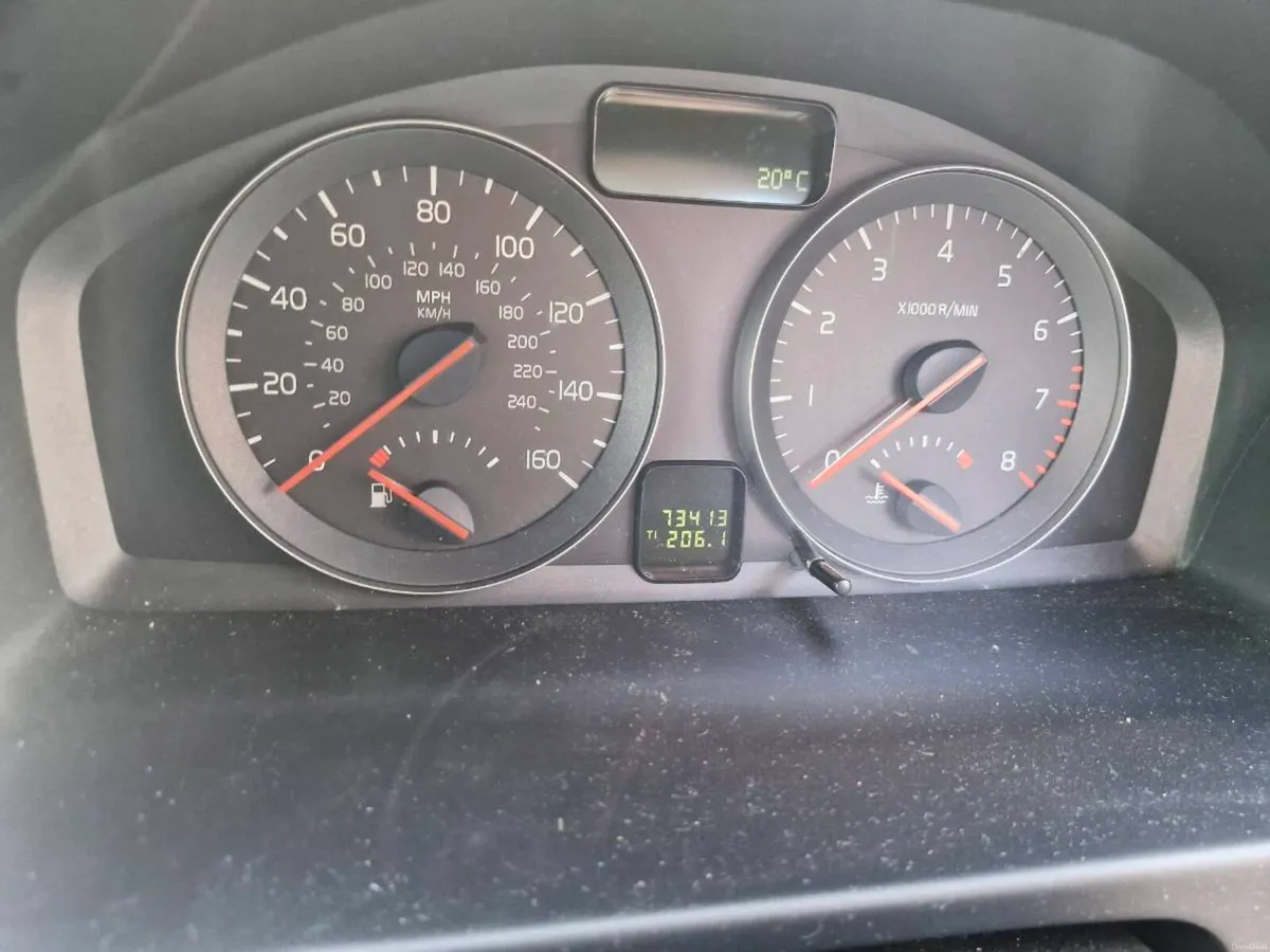 Volvo C30 with tax and nct - Image 6