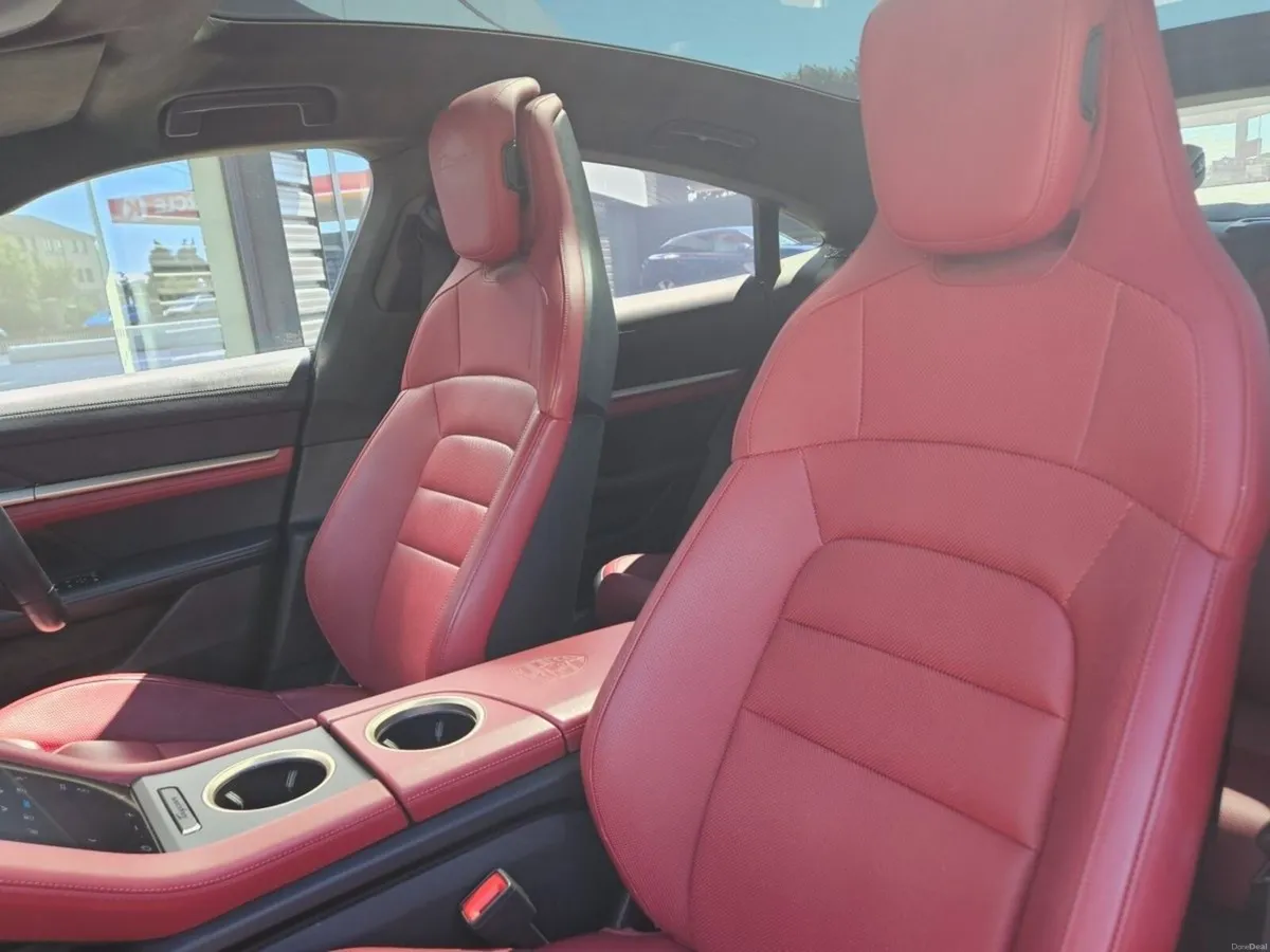 Porsche Taycan Taycan Turbo - Image 5