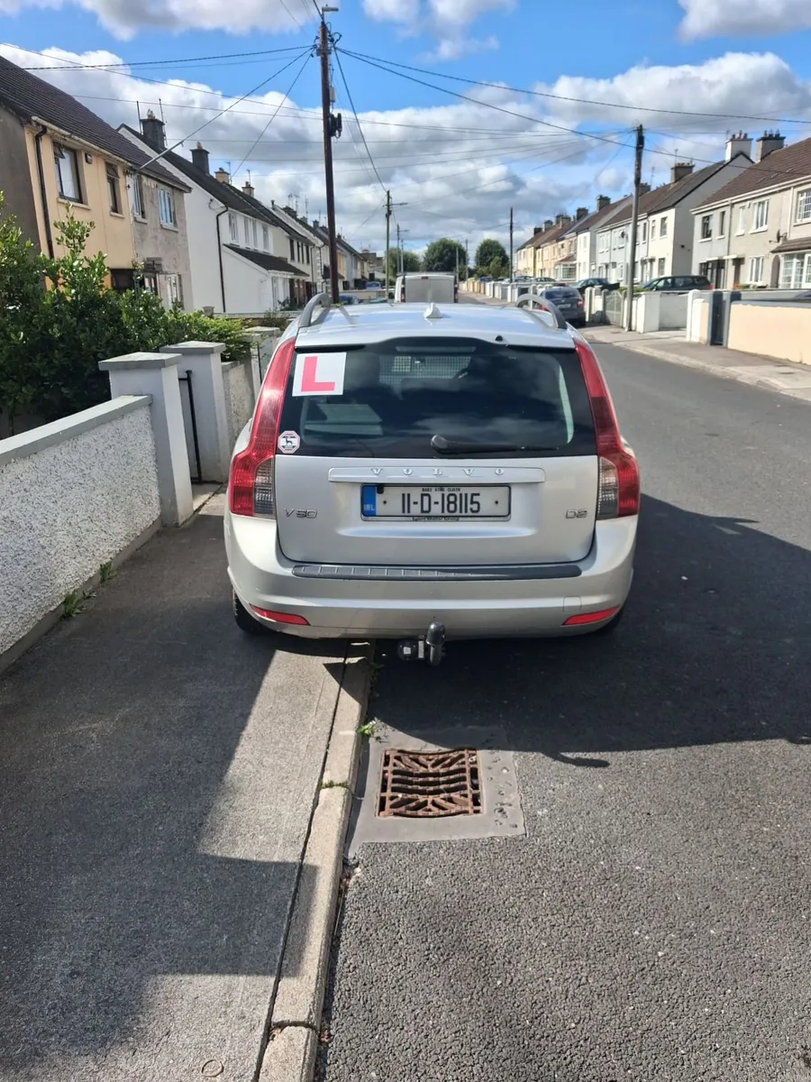 Volvo V50 2011 - Image 1