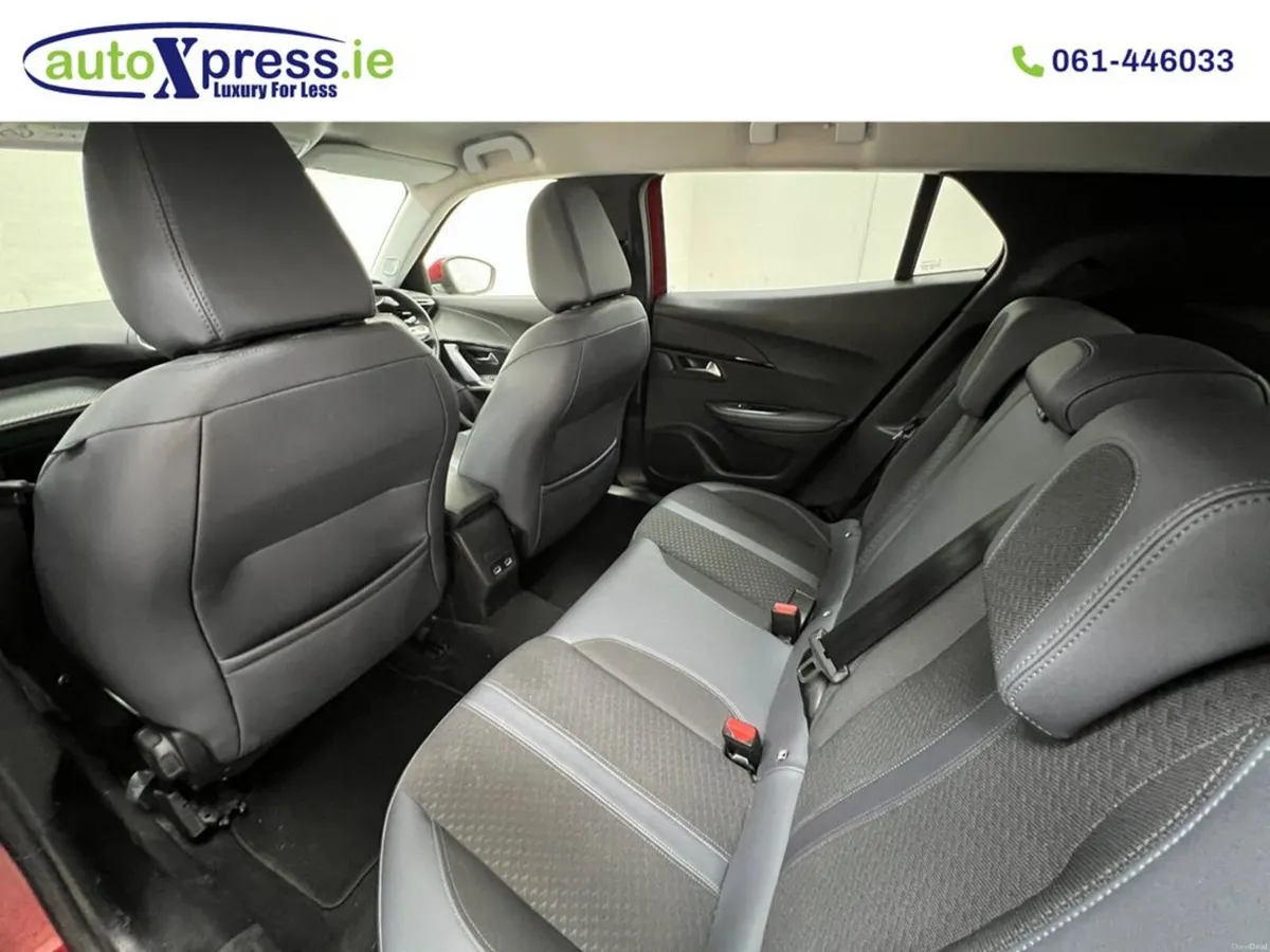 Peugeot 2008 1.2 Allure, Manual, Petrol - Image 4