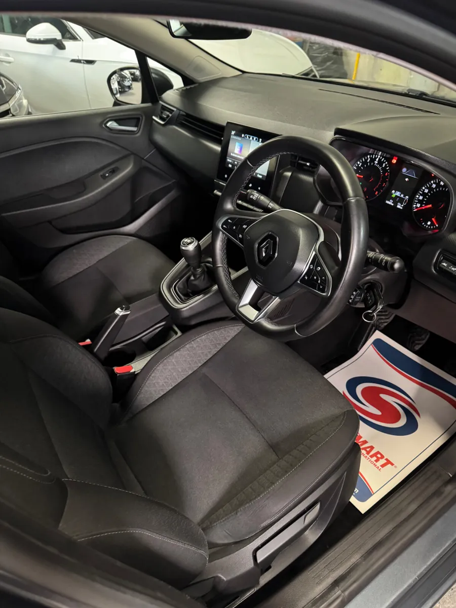 Renault Clio 2022 - Image 6