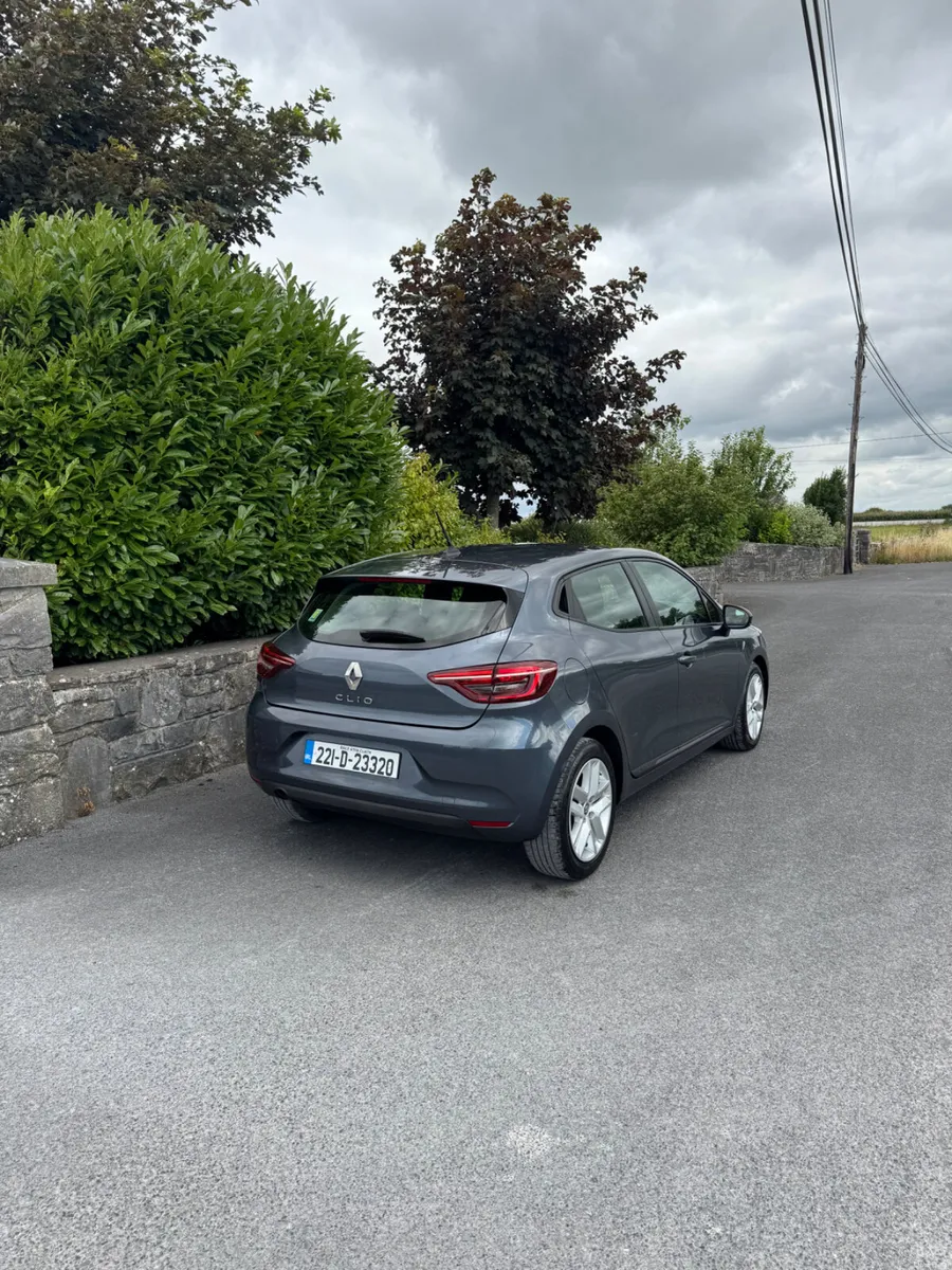 Renault Clio 2022 - Image 2