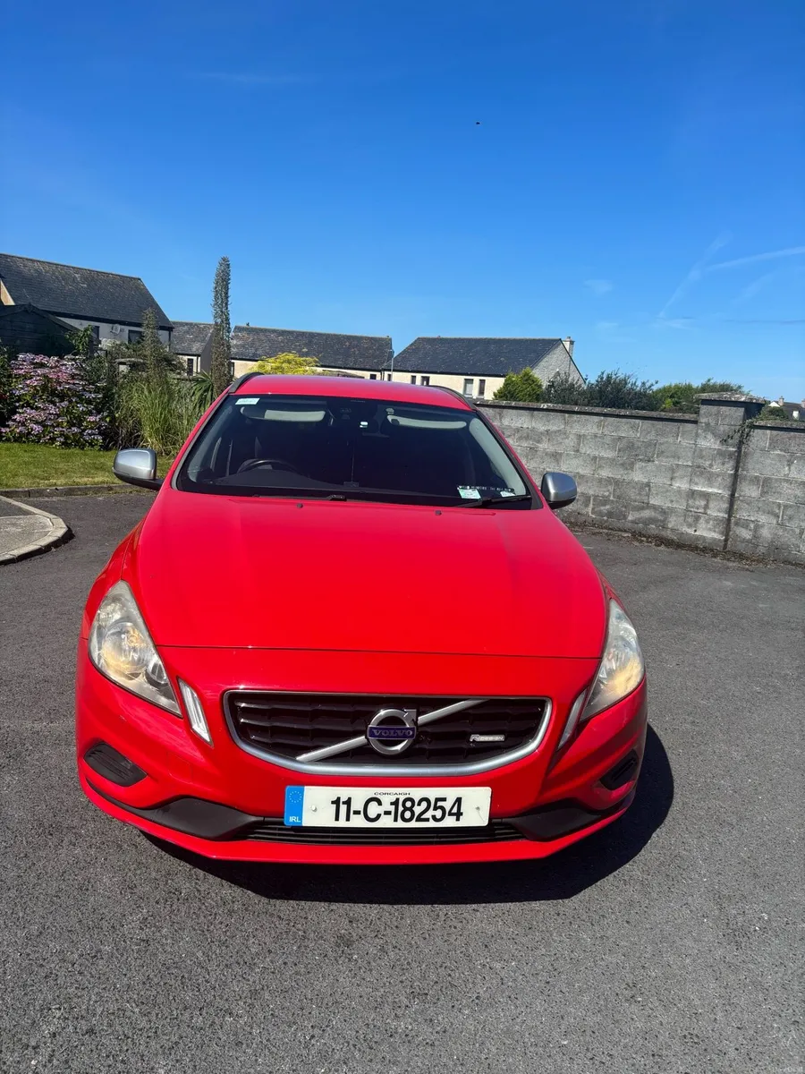 Volvo v60 - Image 2
