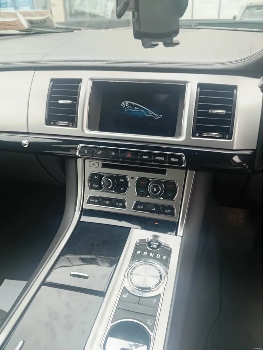 Jaguar xf 2014 diesel - Image 5