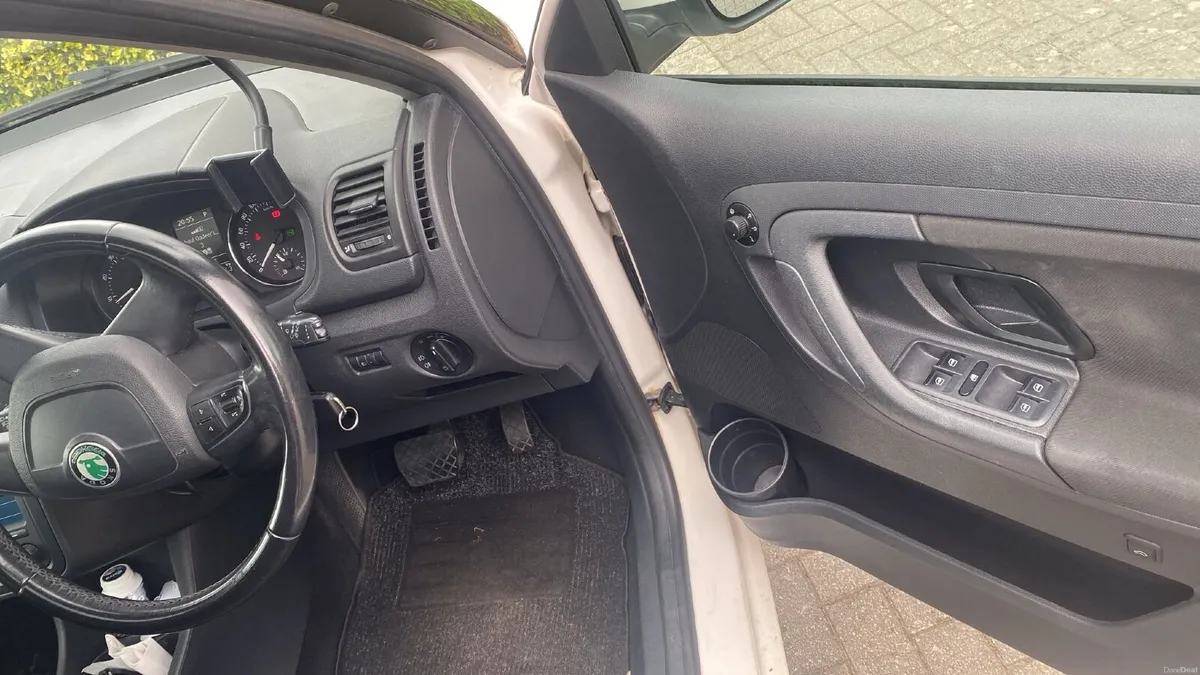 Skoda Fabia 2011 - Image 3