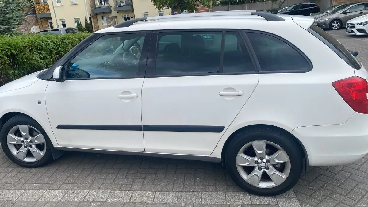 Skoda Fabia 2011 - Image 4