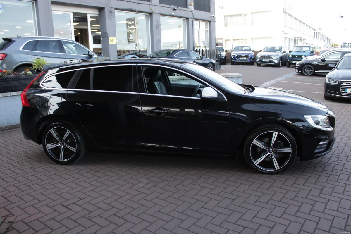 2.0D4 R-DESIGN 5DR ESTATE AUTO HUGE SPEC  // 1 OWN - Image 3