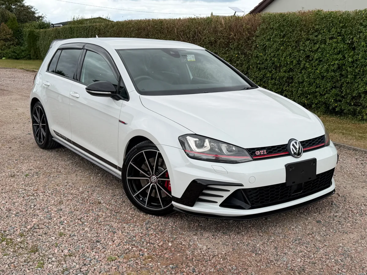 162 Volkswagen Golf GTI Clubsport Street Edition - Image 1