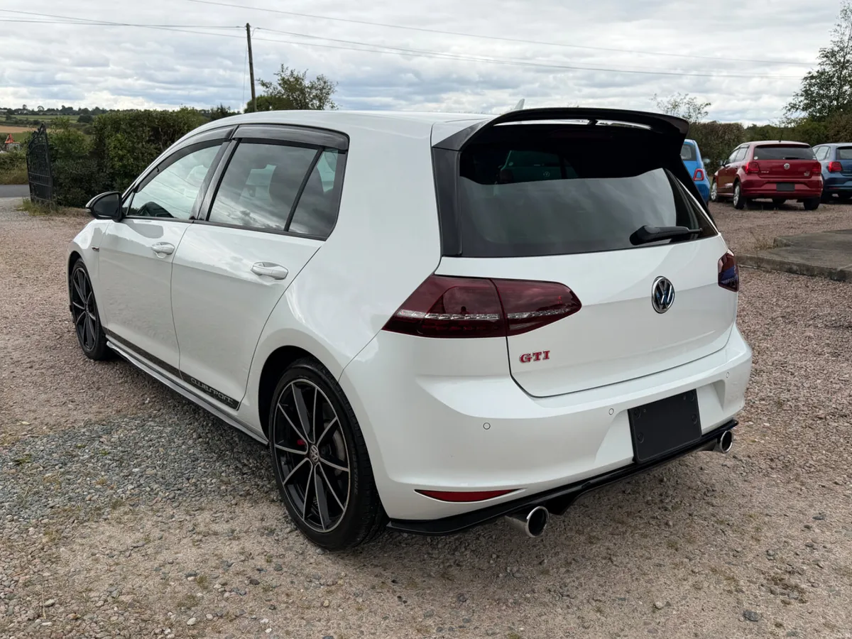 162 Volkswagen Golf GTI Clubsport Street Edition - Image 6