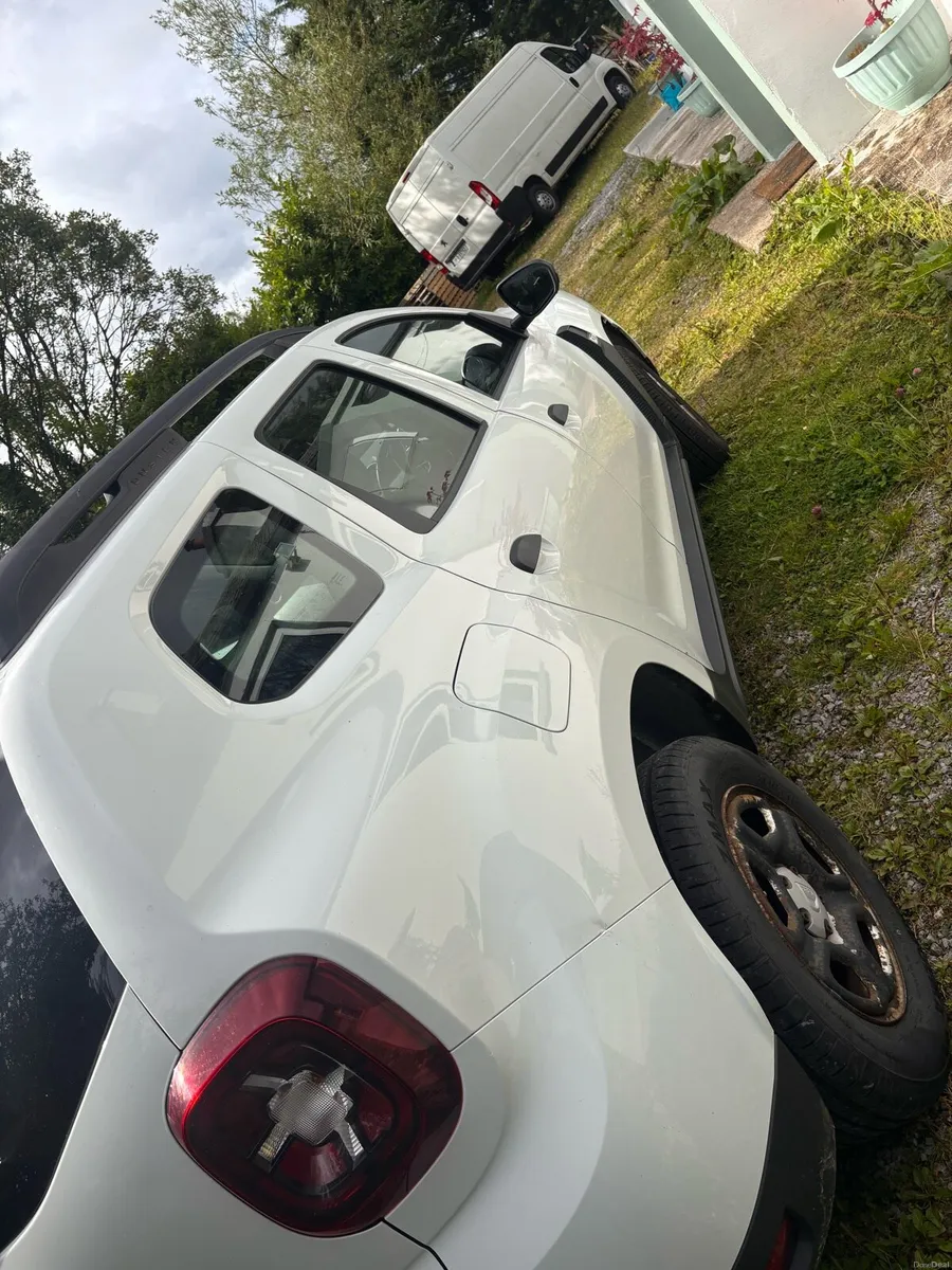 2020 Dacia Duster - Image 4