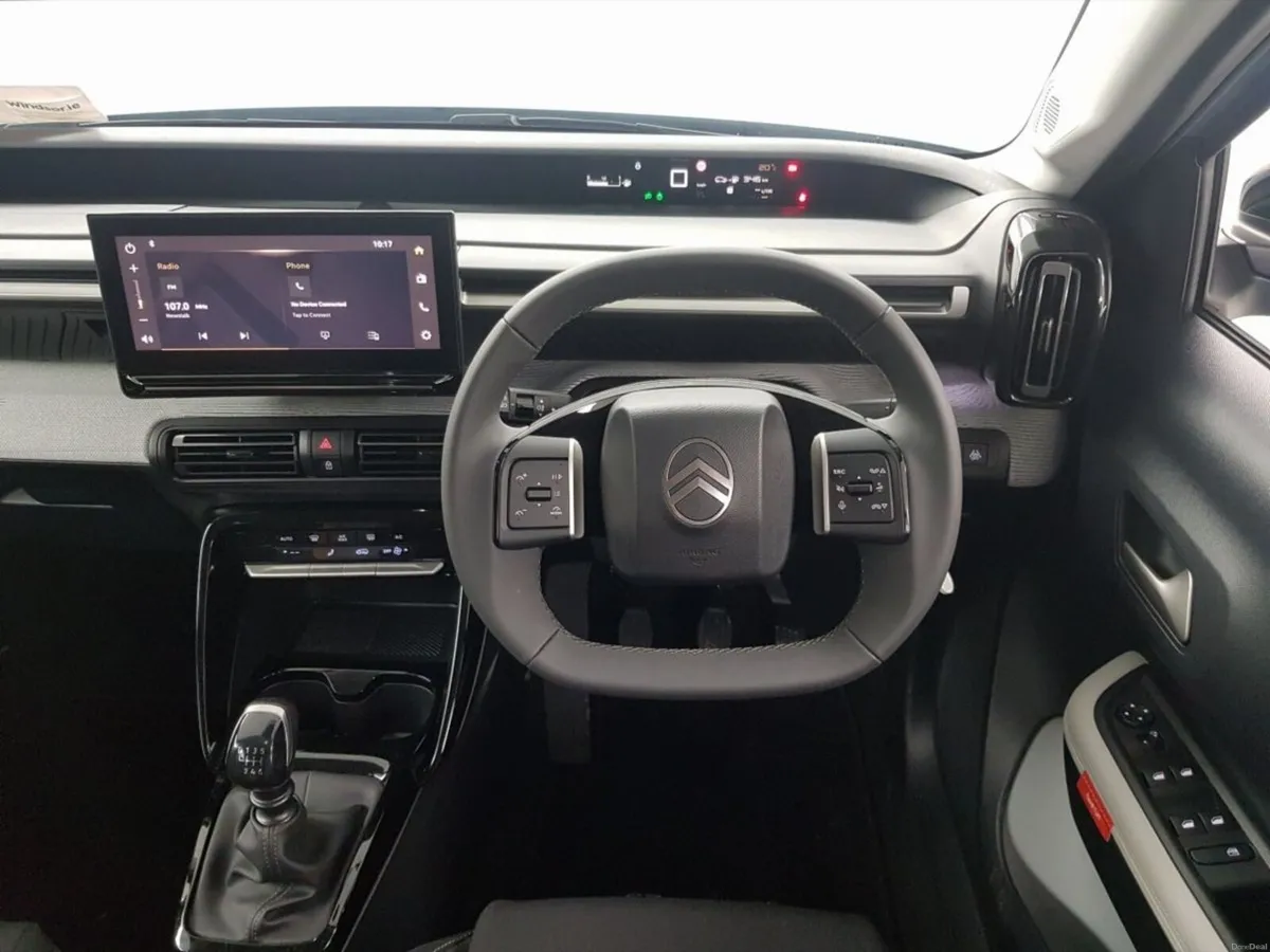 Citroen C3 Aircross 1.2L Turbo petrol 100 6MT 7 se - Image 3
