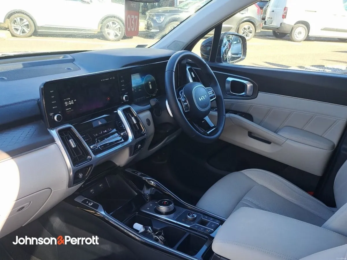 Kia Sorento 1.6 PHEV K3 4X4 7 seats - Image 3