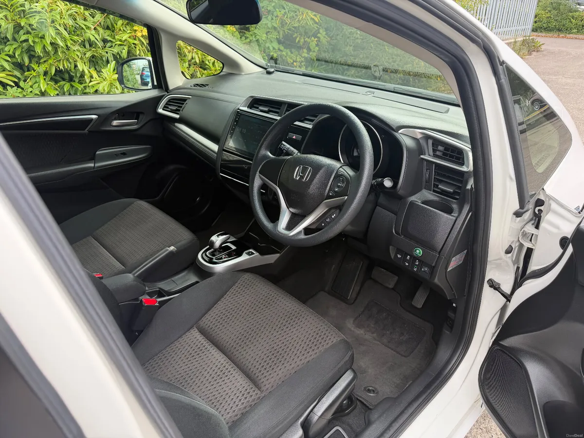 Honda Fit 1.5 Hybrid Auto Sport - Image 6