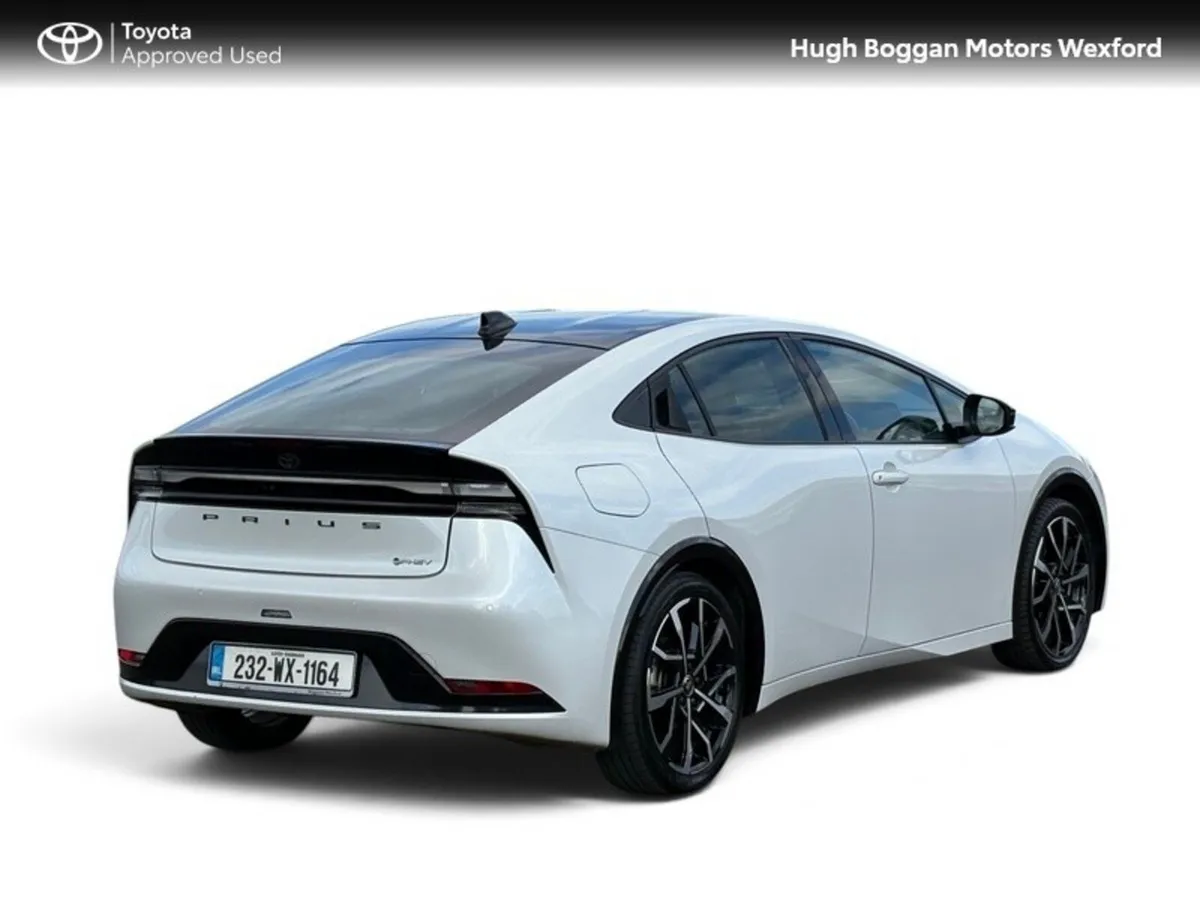 Toyota Prius PLUG-IN HYBRID - Image 2