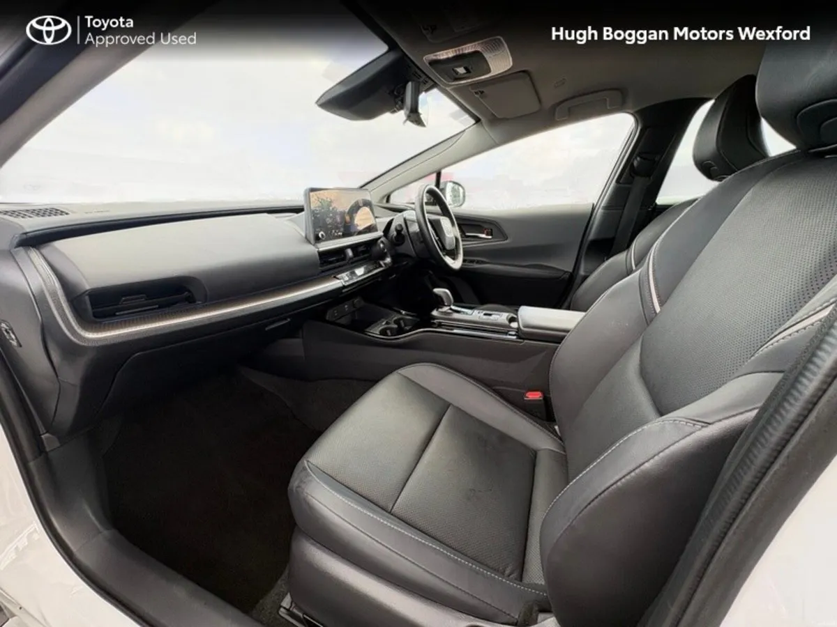 Toyota Prius PLUG-IN HYBRID - Image 5