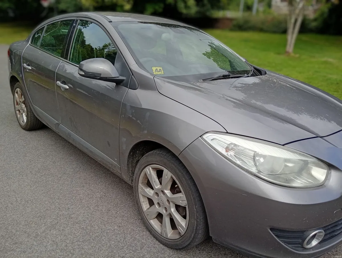 Renault Fluence 2011 - Image 2