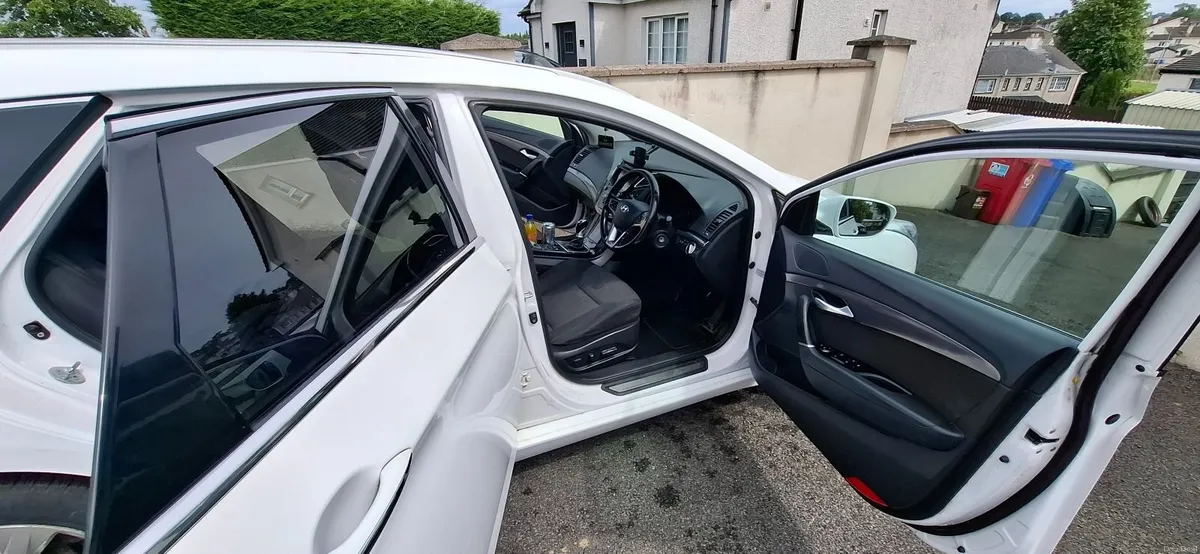 Hyundai i40 2014 - Image 2