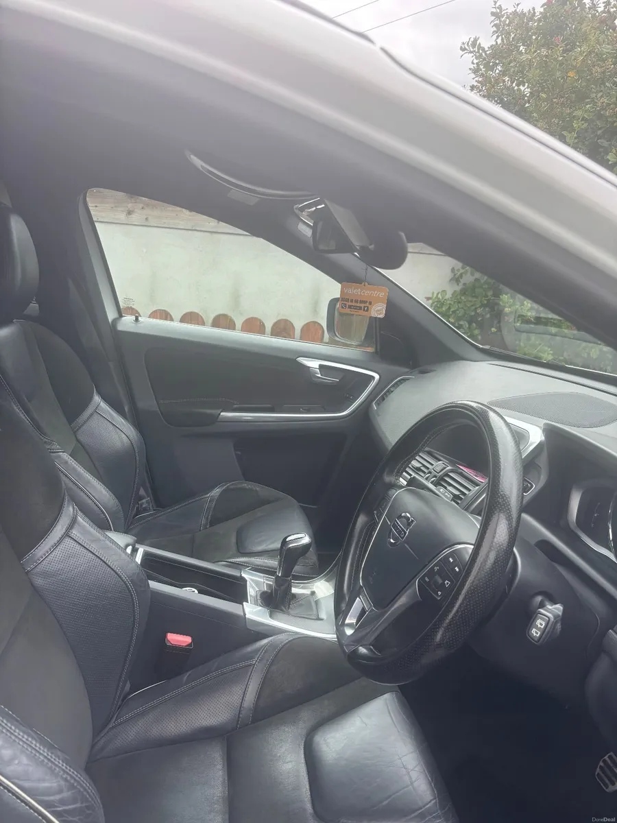 Volvo XC60 2017 - Image 4