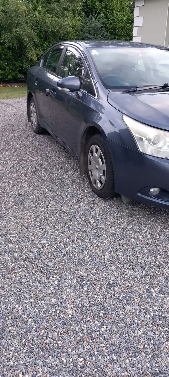 Toyota Avensis 2011 - Image 1