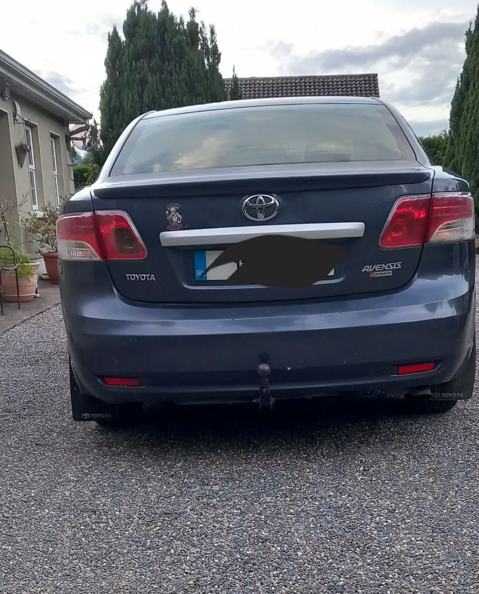 Toyota Avensis 2011 - Image 3