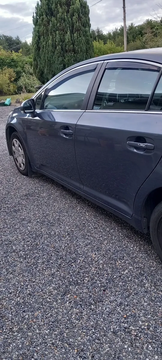 Toyota Avensis 2011 - Image 6