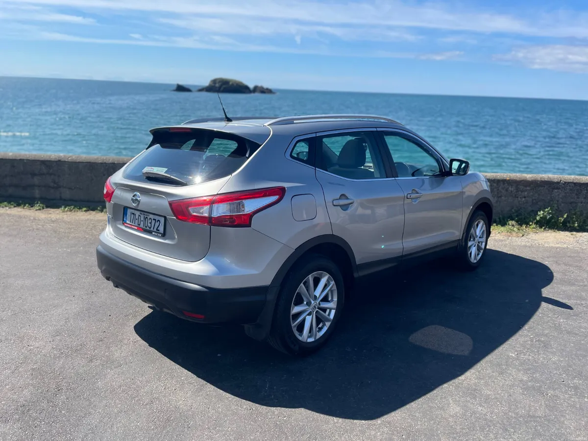 171 Nissan Qashqai 1.5dCi.. Pan Roof.. Very Clean - Image 4