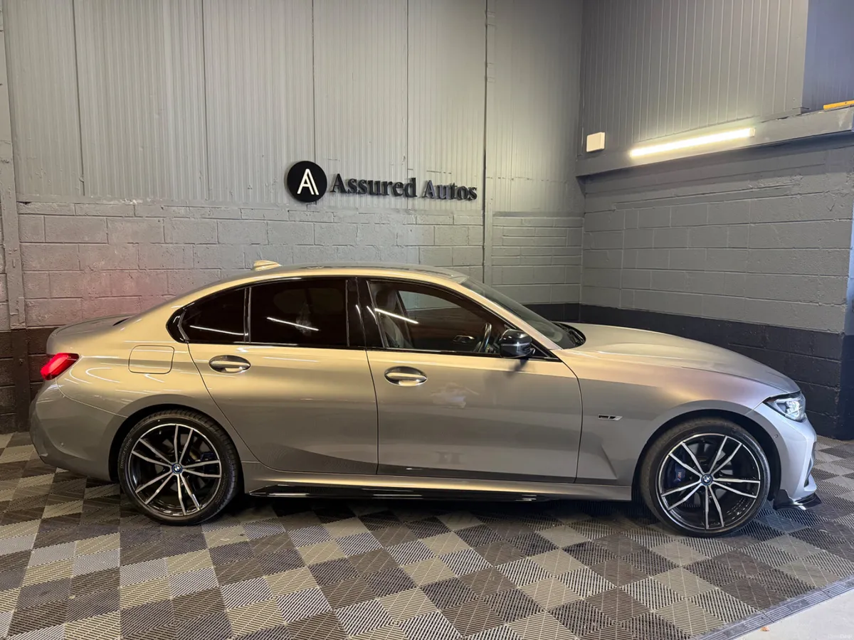 222 BMW 330E  X-Drive  M-Sport Pro Edition - Image 2