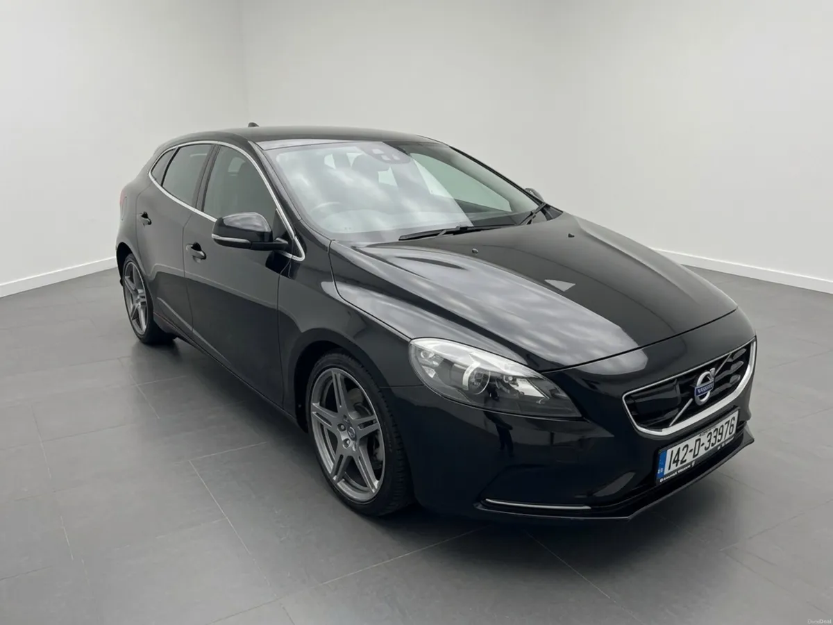 Volvo V40 2014 - Image 1