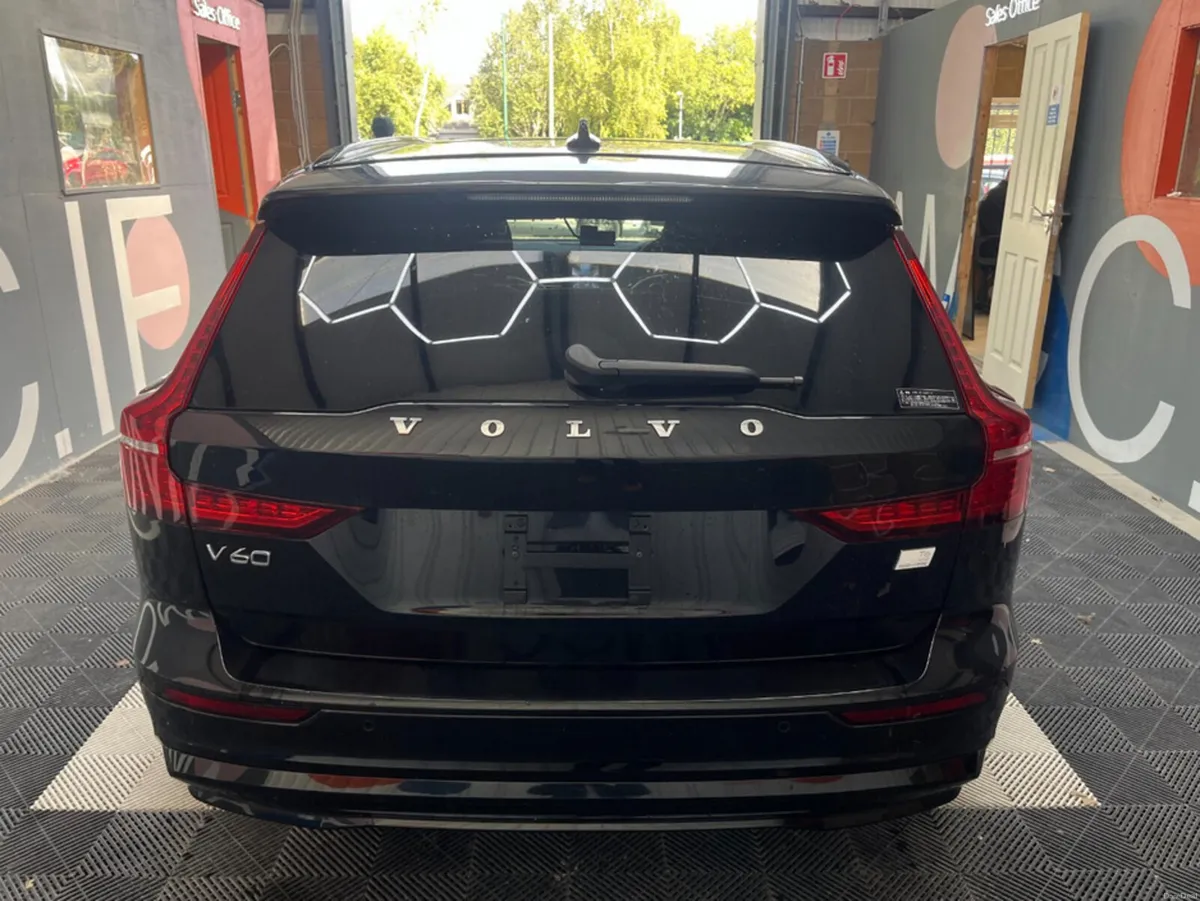 Volvo V60 2024 VOLVO V60 RECHARGE ULTIMATE T6 AWD - Image 4