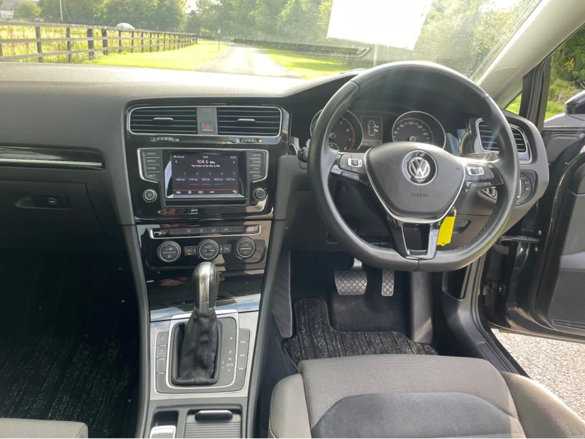 Volkswagen Golf 1400cc automatic hi line - Image 4