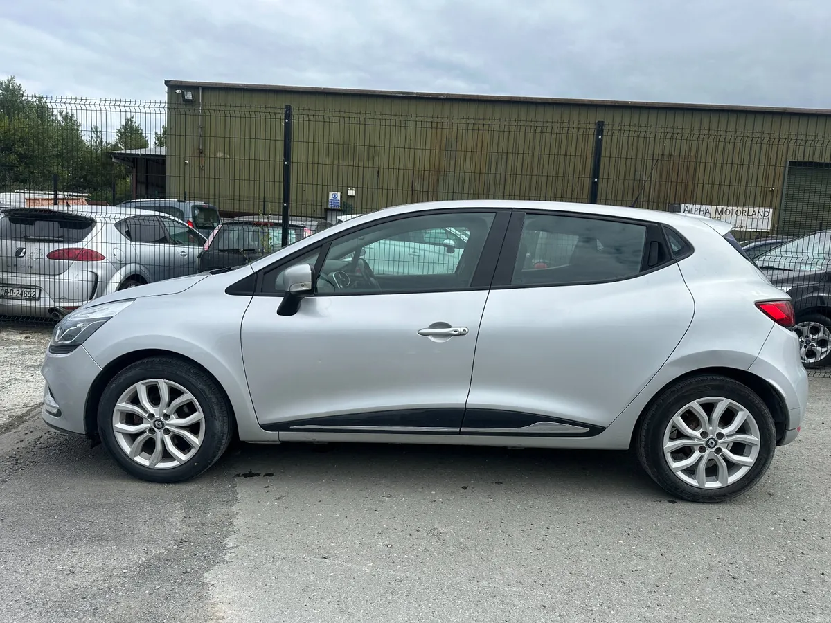 Renault Clio 2018 Manual petrol - Image 2